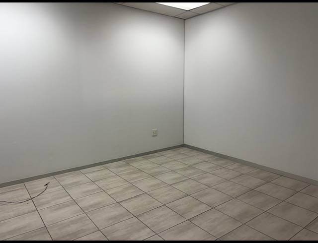 88M² RETAIL TO LET IN CORLETT GARDENS